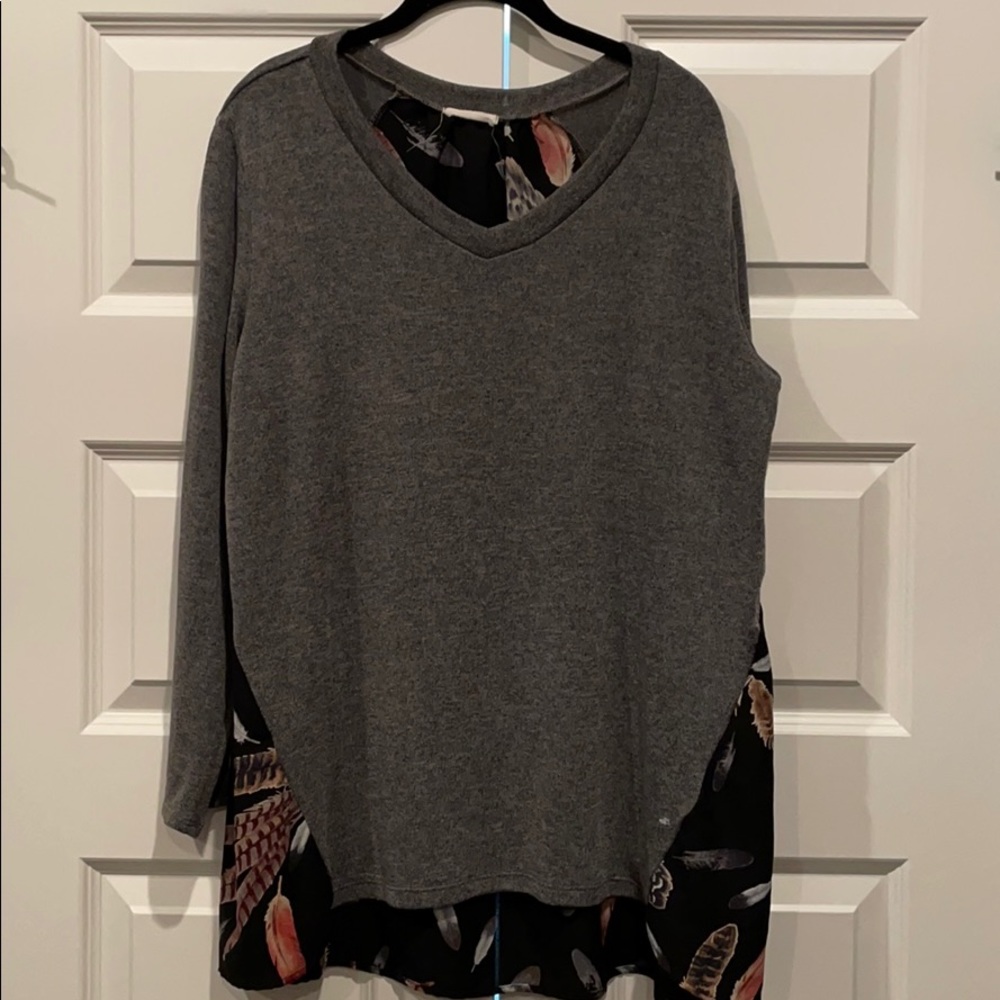 Feather design long sleeve